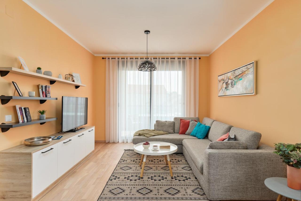 Premium-Designed Apartments Тиват Екстериор снимка
