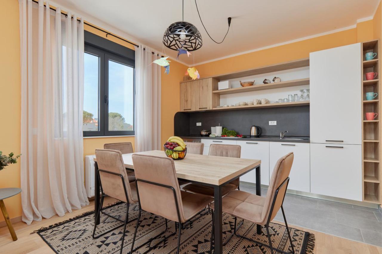 Premium-Designed Apartments Тиват Екстериор снимка
