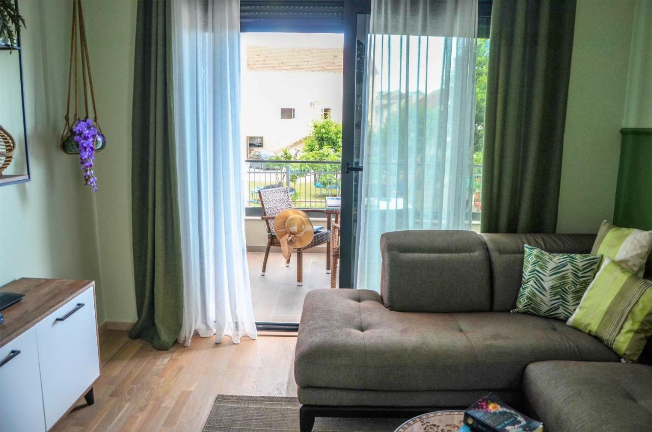 Premium-Designed Apartments Тиват Екстериор снимка