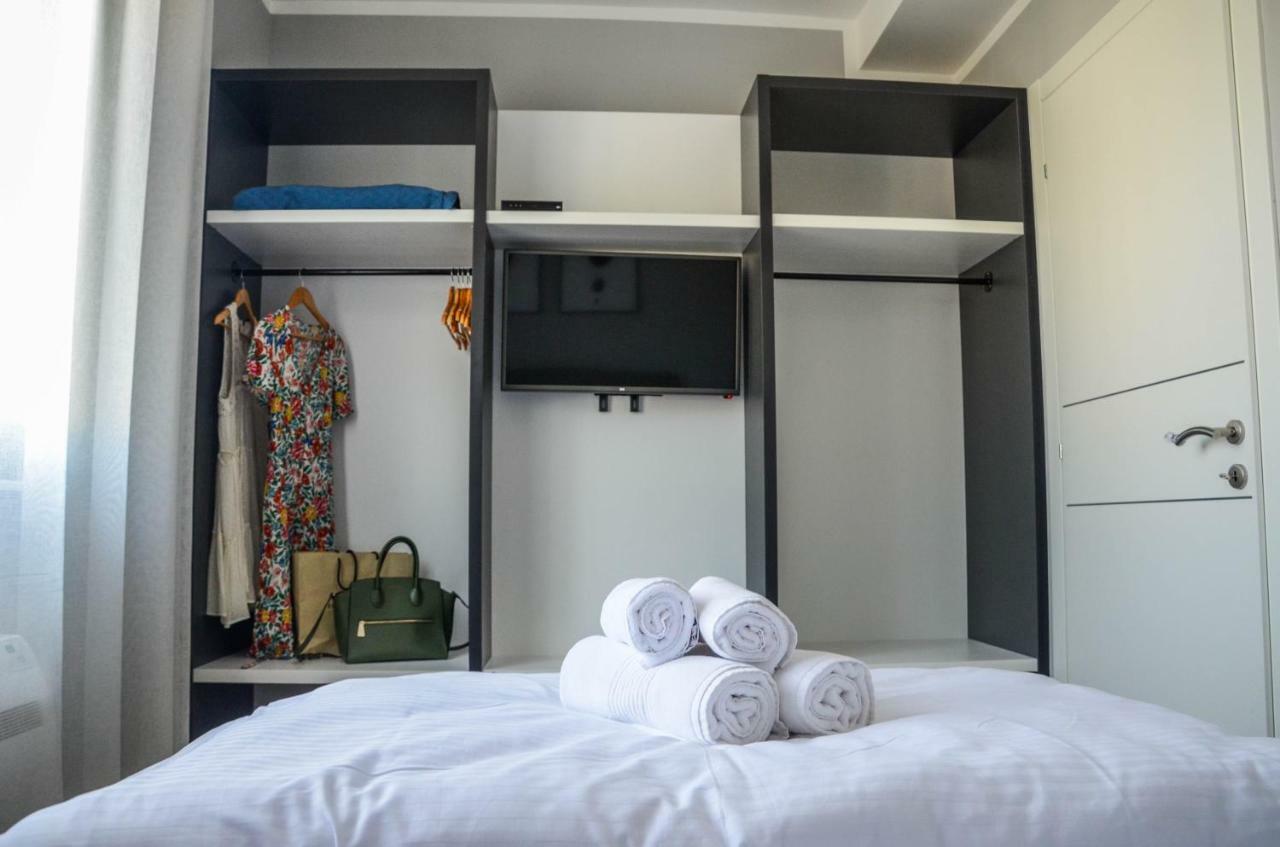 Premium-Designed Apartments Тиват Екстериор снимка