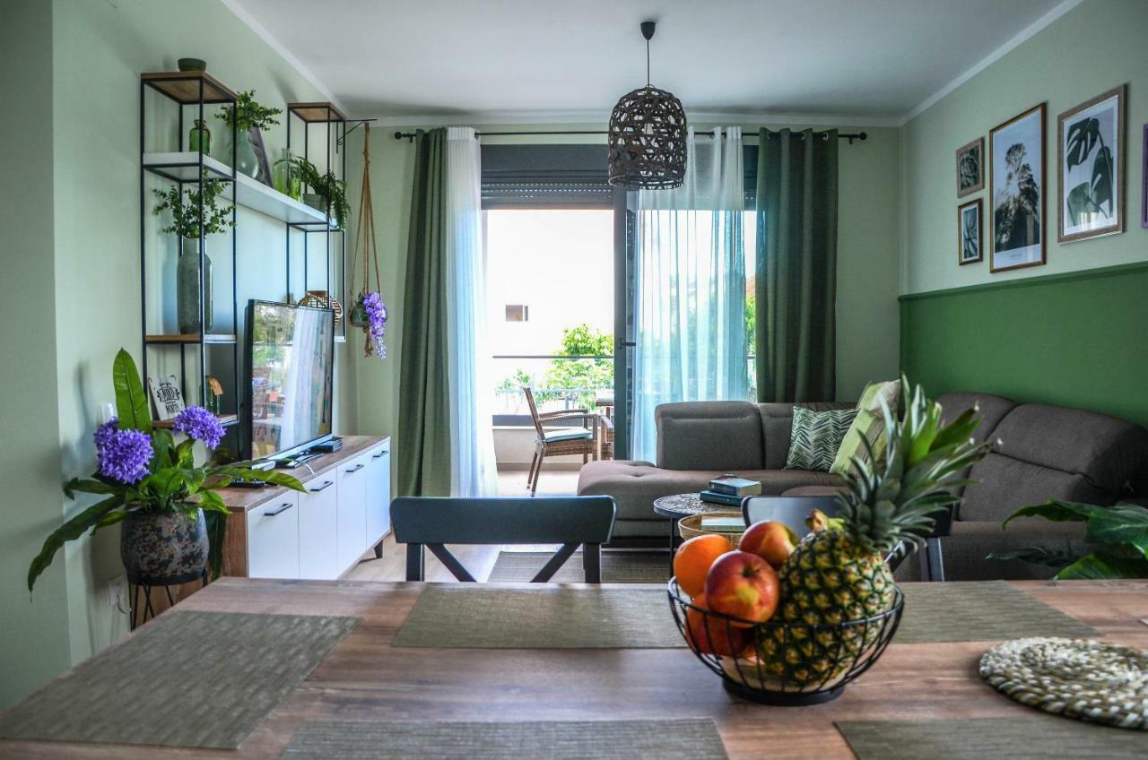 Premium-Designed Apartments Тиват Екстериор снимка